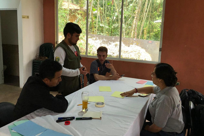 Guardianes de los delfines de Río